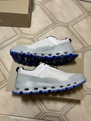 On Running Cloudhero Waterproof Silver Fog 3ye10032064 Youth Size 4.5