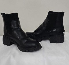 Steve Madden Kids Black Ankle Boots with Ribbed Sock Detail Size 13