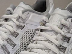 Nike Air Max 2013 (GS) – 555426 100 – Size: 6Y – White / Black – Silver – NEW !