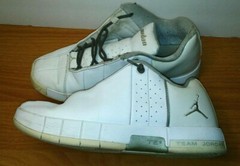NIKE TEAM JORDAN TE2 White Leather Athletic Shoes Size 6Y Youth 2009