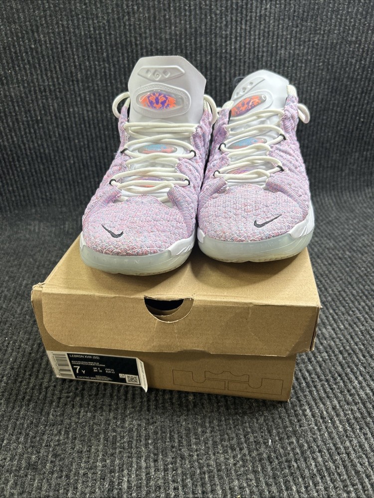 Nike Big Kid’s Lebron 18 GS Graffiti Basketball Shoes Youth 7y Purple CW2760-900