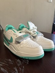 Nike White Teal Athletic Low Top Sneakers Unisex Kids Lace Up Hook & Loop