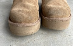 UGG Classic Mini Platform Boots Girls Youth Size 3 Chestnut