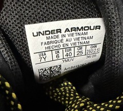 Under Armour Curry Series 7 – Iron sharpens Iron – Size 7Y