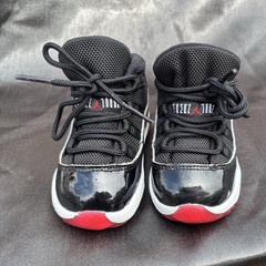 Jordan Air Jordan 11 Low Top Black Red White Toddler Sneaker US 5C EU 21