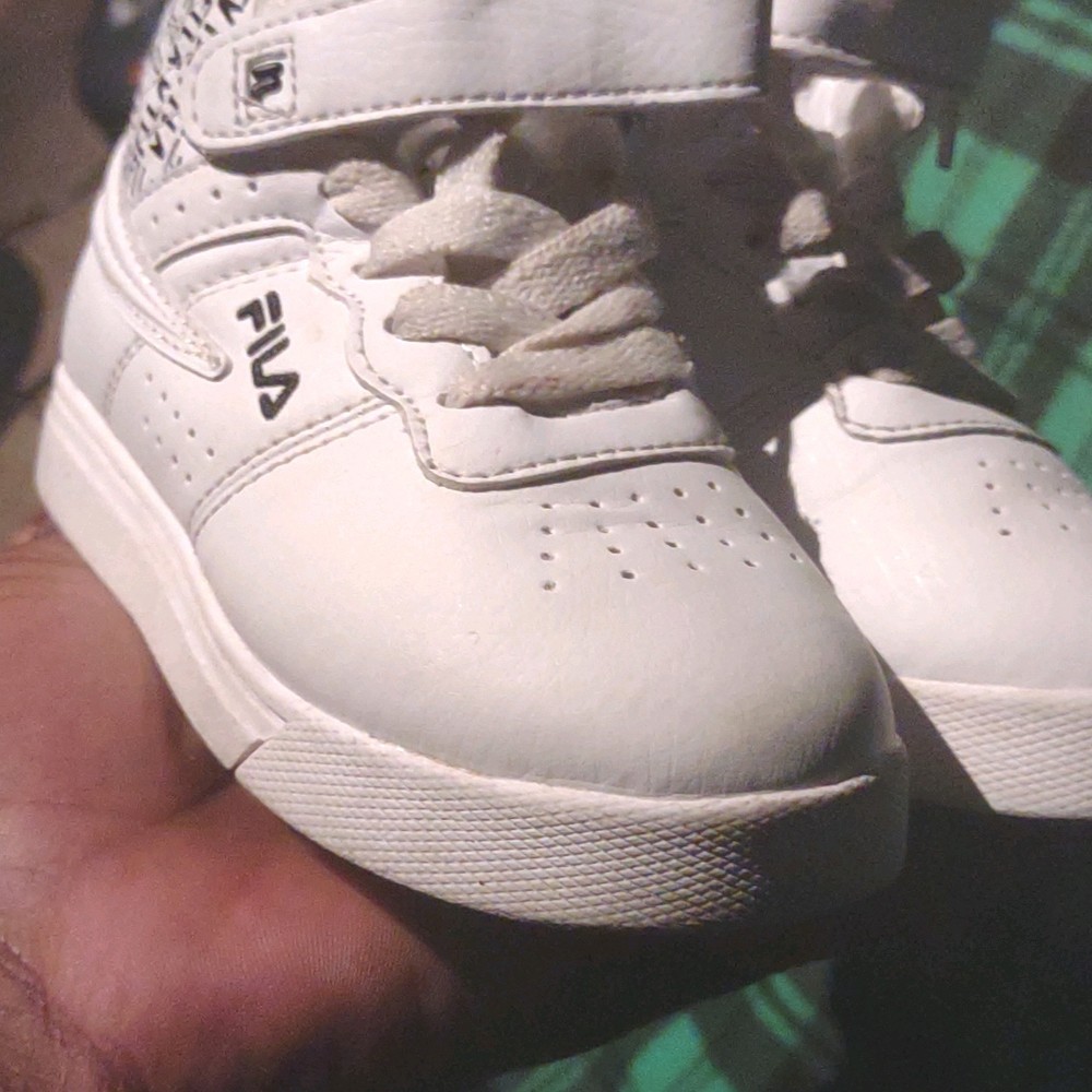 FILA Unisex Kids White Mid Top Athletic Sneakers Lace-Up Strap Logo Round