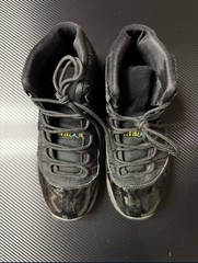 PreOwned Fair Oxidation Yellowing Jordan 11 Retro Gamma Blue (GS) Size 5.5 Youth