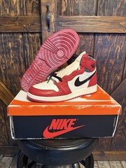 Air Jordan 1 Retro High OG Chicago Lost & Found (GS) Size 6.5Y / Size 8 W (2022)
