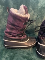 No Brand Waterproof Snow boots size 1 Youth Or Children’s Purple Excellent