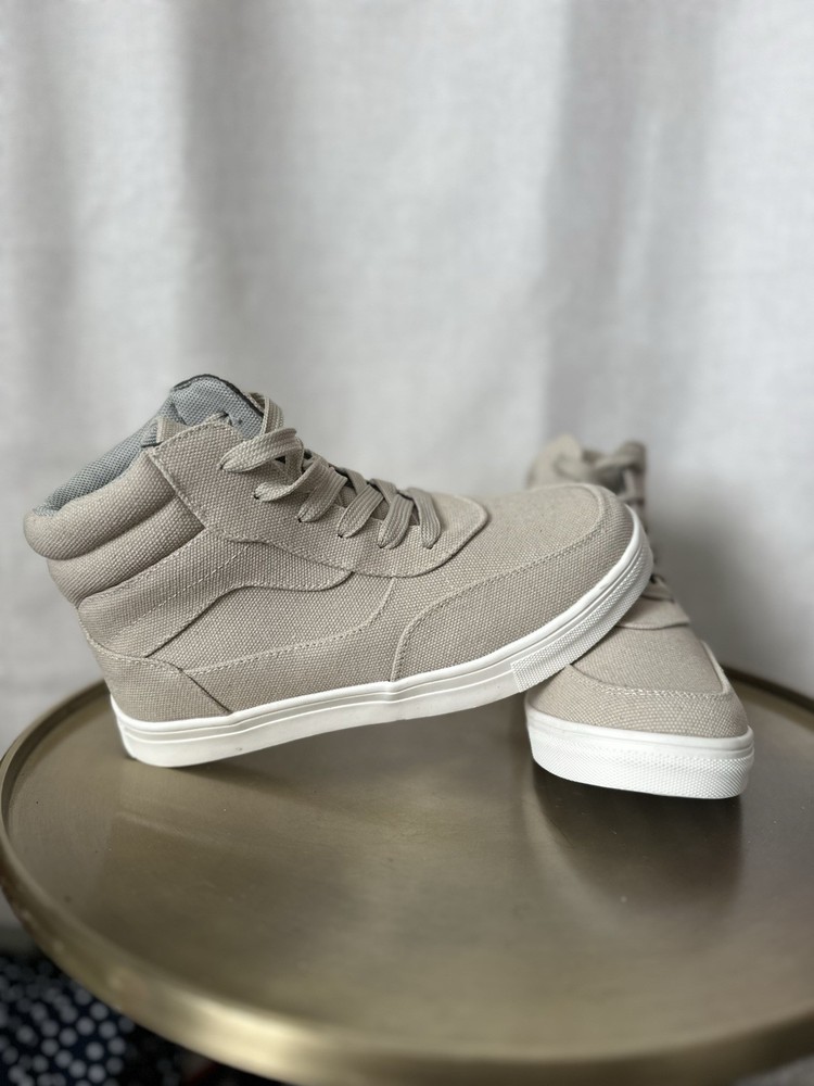 NEW – Fab Kids Pieced Canvas High Top Sneaker Beige Size 3