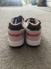 Heelys Hello Kitty Wheels Sneaker Low Top Lace-Up Pink/White/Black US 8