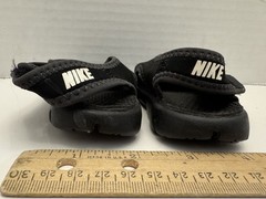 Nike Sunray Adjust 4 Sandals/ Slip Ons ‚Black‘ 386519-011 Childs Size 4c