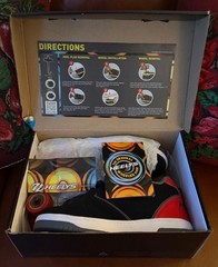 Heelys Propel 2.0 Black, Red, Grey, Youth Size 4, EXCELLENT SHAPE!! IN BOX!!