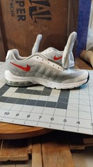 Nike Air Max Invigor ‚White/Wolf Grey/Black/University Red‘ – CZ4196-100 Sz 5Y