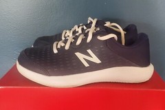 New Balance 696 V4 Tennis Shoes Navy/White 2 Wide US Unisex Big Kid
