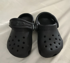 Crocs Classic Black Clog Slip-On Lightweight Rubber Logo Round Toed US 4
