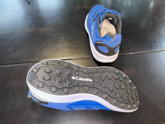 NEW NEVER WORN Columbia Peakfreak Rush Sneaker Kids Size 2 Blue Waterproof Shoes