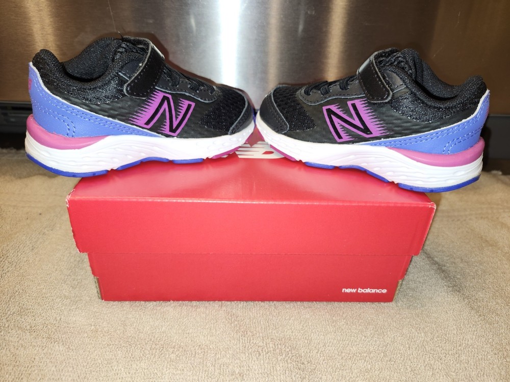 New Balance Kids‘ 680 V6 Hook and Loop Running Shoe Size 5 Toddler