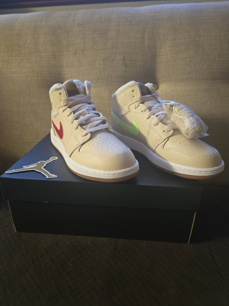 Air Jordan 1 Mid Fleece Utility DO2207-264 Kids Youth Size 6.5Y