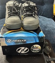 Grey Heelys 5 Youth male size