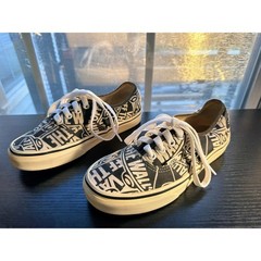 Vans Off The Wall Graphic Print Lace Up Sneakers Black White Canvas Youth Size 5