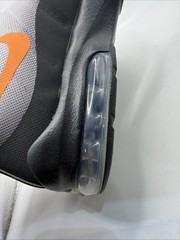 NIKE AIR MAX Youth Invigor Grade School Running Shoes. Size 6.5 Youth.