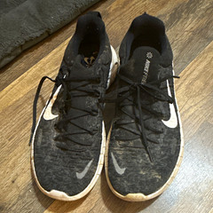 Nike Free Unisex Kids Athletic Sneakers Black/White Low Top Lace-Up Size 7