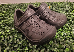 Teva Omnium Drift ~ Close Toe Sandals/Water Shoes ~ Kids Size 8 Black ~ NWT