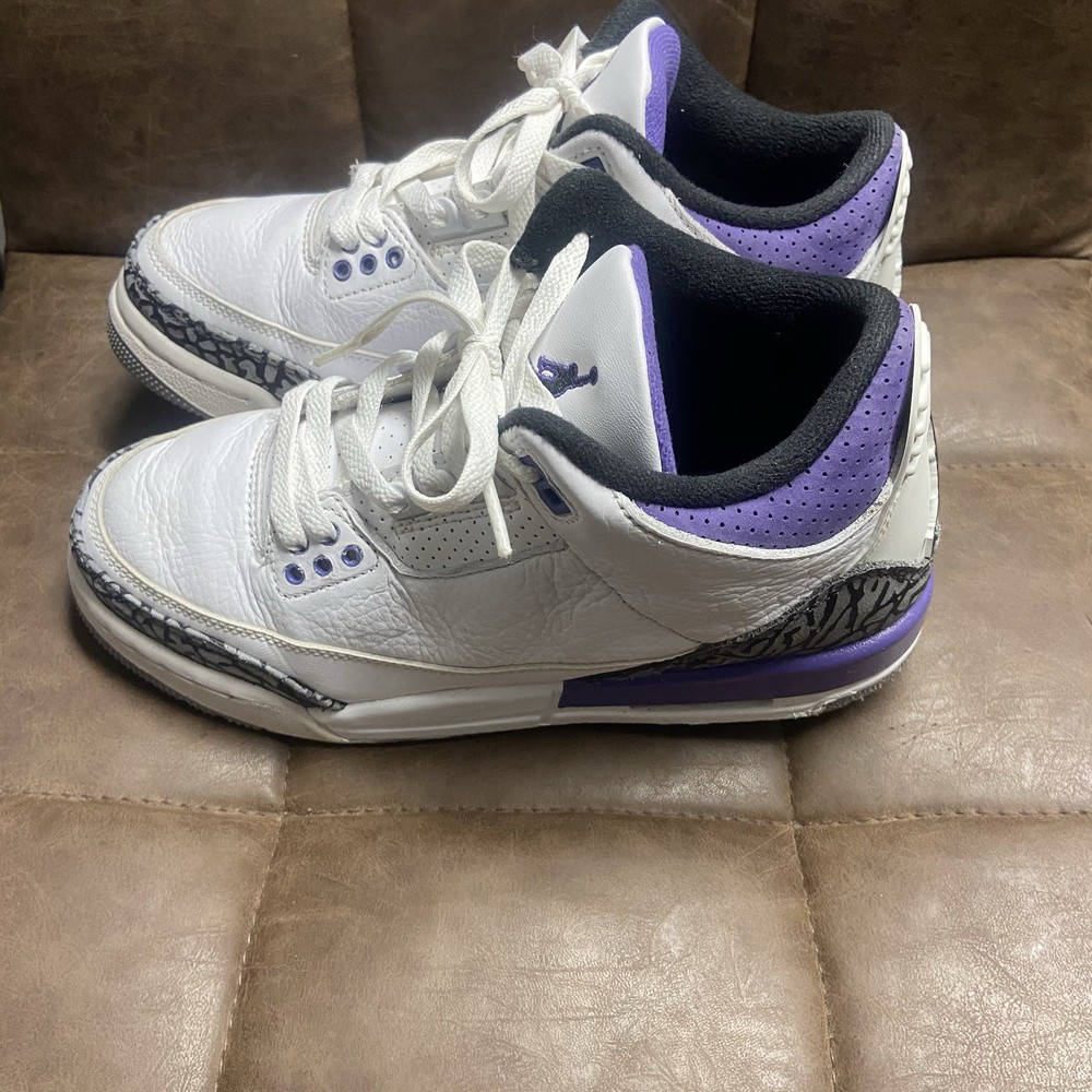 Air Jordan 3 Retro Mid Dark Iris Size 5Y Sneakers White Purple