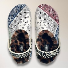 Crocs Classic Lined Bandana Zebra Clogs Kids J1 Paisley Faux Fur Multicolor NWT