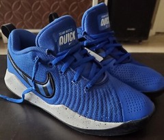 Nike Team Hustle Quick2 GS Running/Basketball Shoes CQ9438-400 Sizec 6Y