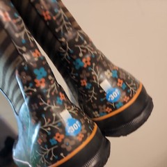 Bogs K Classic Flowers Sz 3 Pull-On Brown Floral Rubber Waterproof Mid-Calf Boot