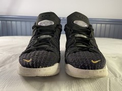Nike LeBron 18 GS Lakers Size 4.5Y Black/Metallic Gold/Purple/White CW2760-004