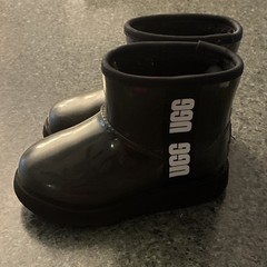 UGG child US 11 Black Pull-On Ankle Rain Boots Rubber Round Toe Logo