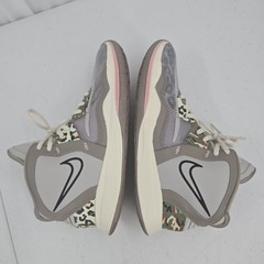 Nike Kyrie Infinity Leopard Camo Print Gray Sneaker Size 7Y/8.5W DD0334-006 EUC