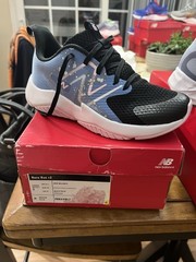 Rave Run V2 Size 3 Sneakers New Balance NWT YOUTH 3 Kids