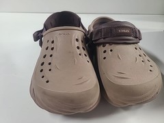 Crocs Echo Clogs Khaki Size 6 Mens Size 8 Womens