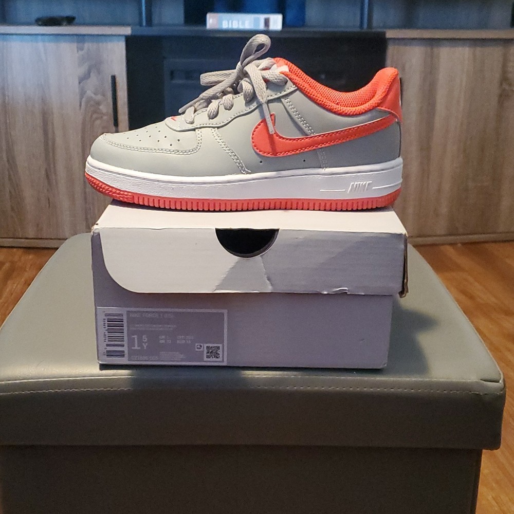 Nike Force 1 GS Gray Red White Unisex Kids Sneaker Size 1.5Y