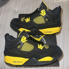 Size 7 (GS) – Jordan 4 Retro 2023 Mid Thunder