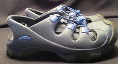 Crocs Bump Toe Sturdy Bungee M 3, W 5 Grip Sole Gray,Blue Beach / Walking Sandal