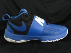 Nike Team Hustle D8 Blue Leather Hook & Loop 881941-405 Basketball Shoes Boys 6