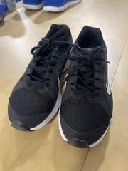 NIKE DOWNSHIFTER 8 (GS) 922853-001 BLACK/WHITE-ANTHRACITE YOUTH SIZE 3.5