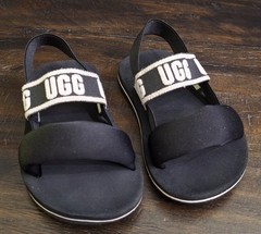 UGG Zuma Sling Flat Sandal – Black/White Unisex Childs Size 9T (Toddler)