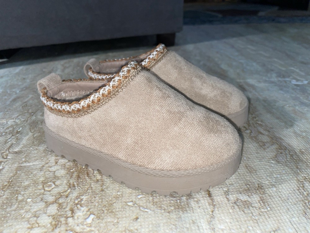 Mudd Platform Slip On Shoes Size 9C