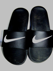 Nike Sandals Benassi Slides Black White Swoosh Women’s 5 Youth 3Y 819352-001 BTS