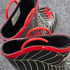Marvel Spider-Man Rain Boots Kids Size 2/3 Black Red Web Graphic Pull-On Handles