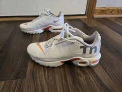 Nike Air Max Plus TN SE White/Silver GS Size 5.5Y