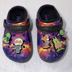 Crocs Classic Lined Clogs Kids C11 Galaxy Space Print Alien Jibbitz Black Fleece
