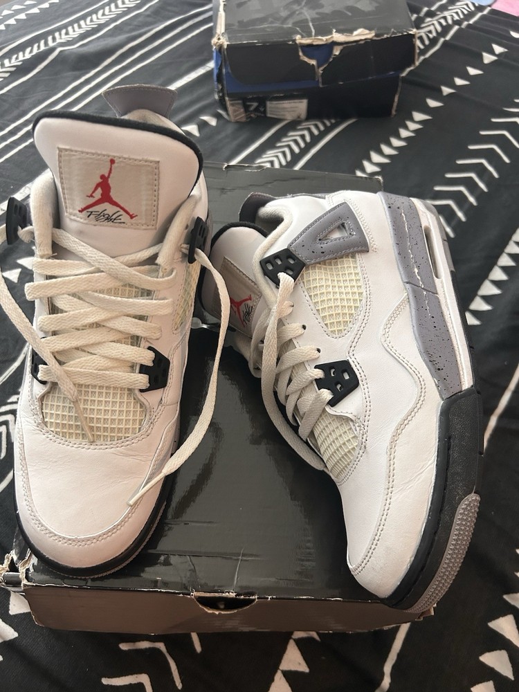 Jordan Air Jordan 4 Retro GS Black Cement Grey Fire Red Leather Sneakers 7Y