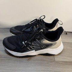 New Balance Rave Run v2 Black White Running Shoes Sneakers Youth Size 7